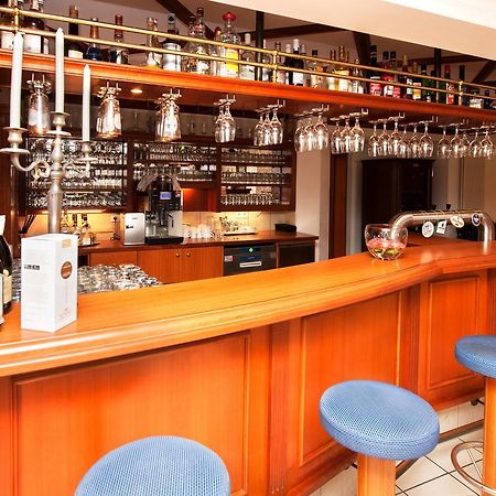 בורשהיד Hotel Schuetzenburg מראה חיצוני תמונה