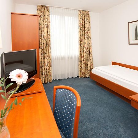 בורשהיד Hotel Schuetzenburg מראה חיצוני תמונה