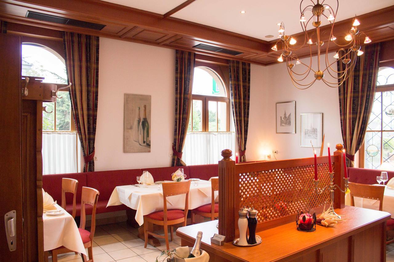 בורשהיד Hotel Schuetzenburg מראה חיצוני תמונה