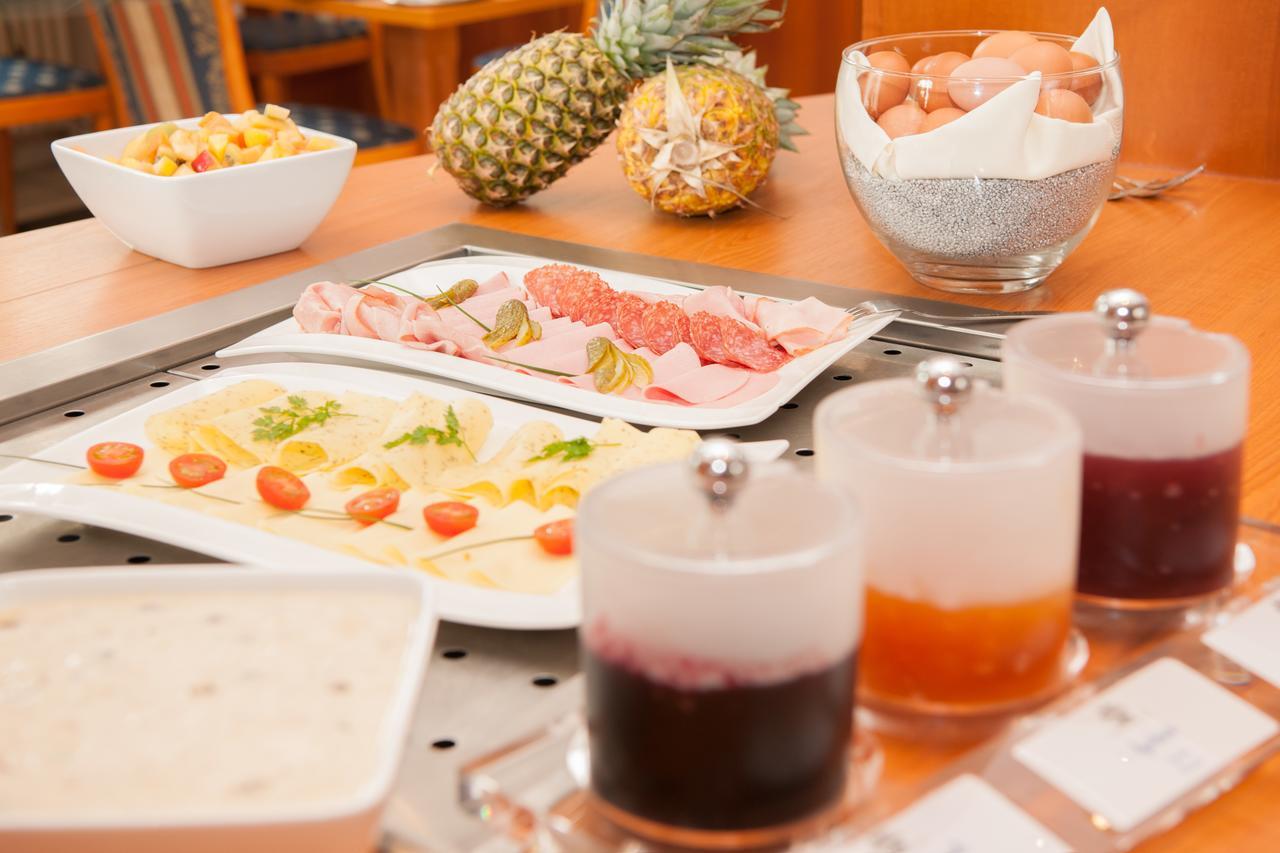 בורשהיד Hotel Schuetzenburg מראה חיצוני תמונה