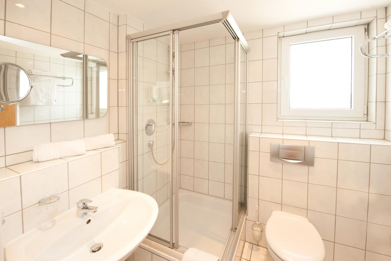 בורשהיד Hotel Schuetzenburg מראה חיצוני תמונה