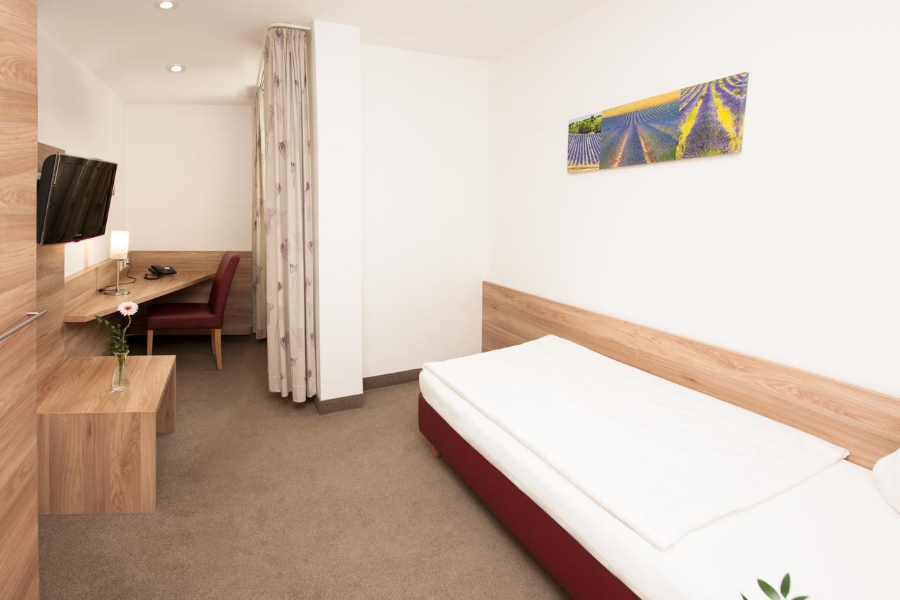 בורשהיד Hotel Schuetzenburg מראה חיצוני תמונה