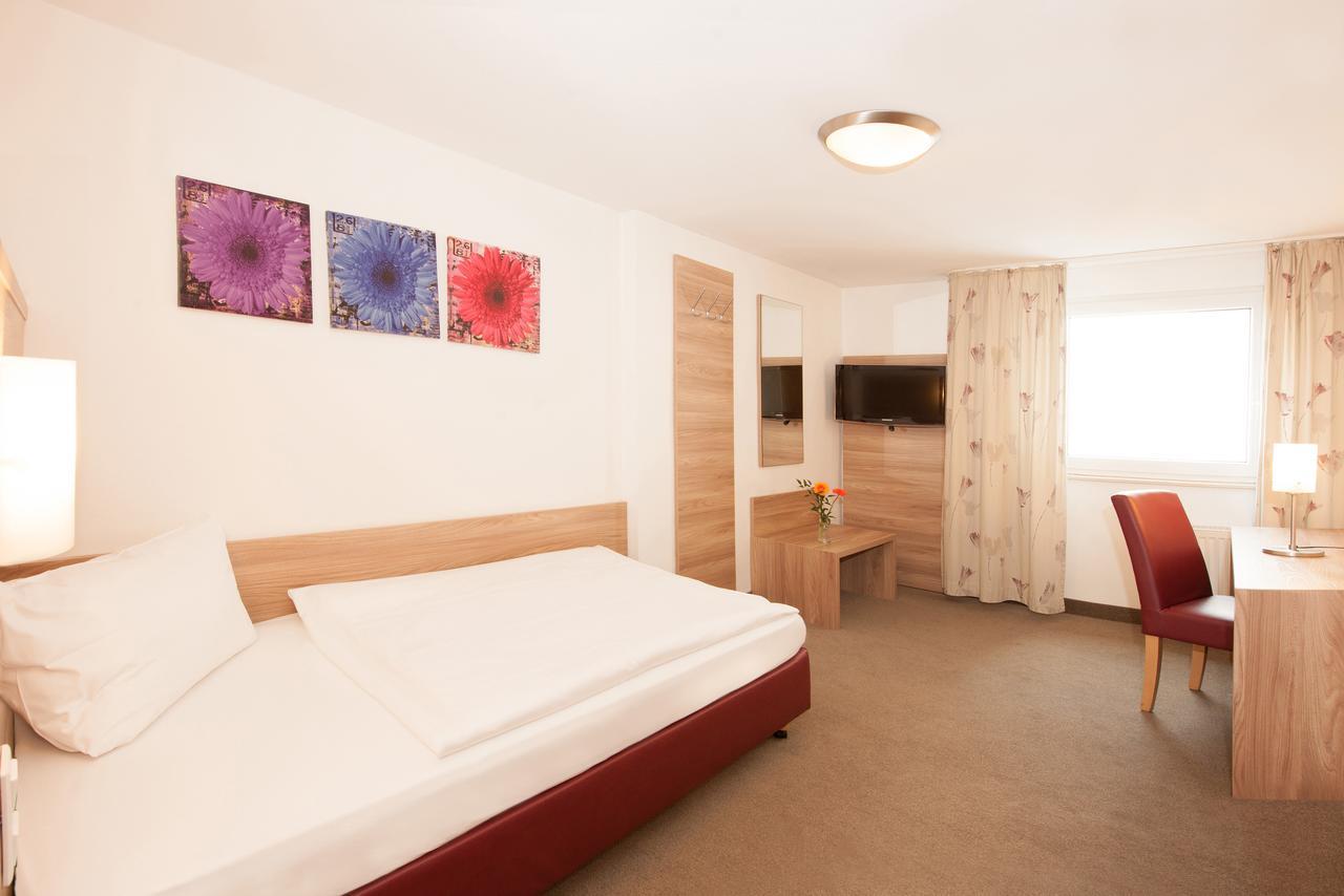 בורשהיד Hotel Schuetzenburg מראה חיצוני תמונה