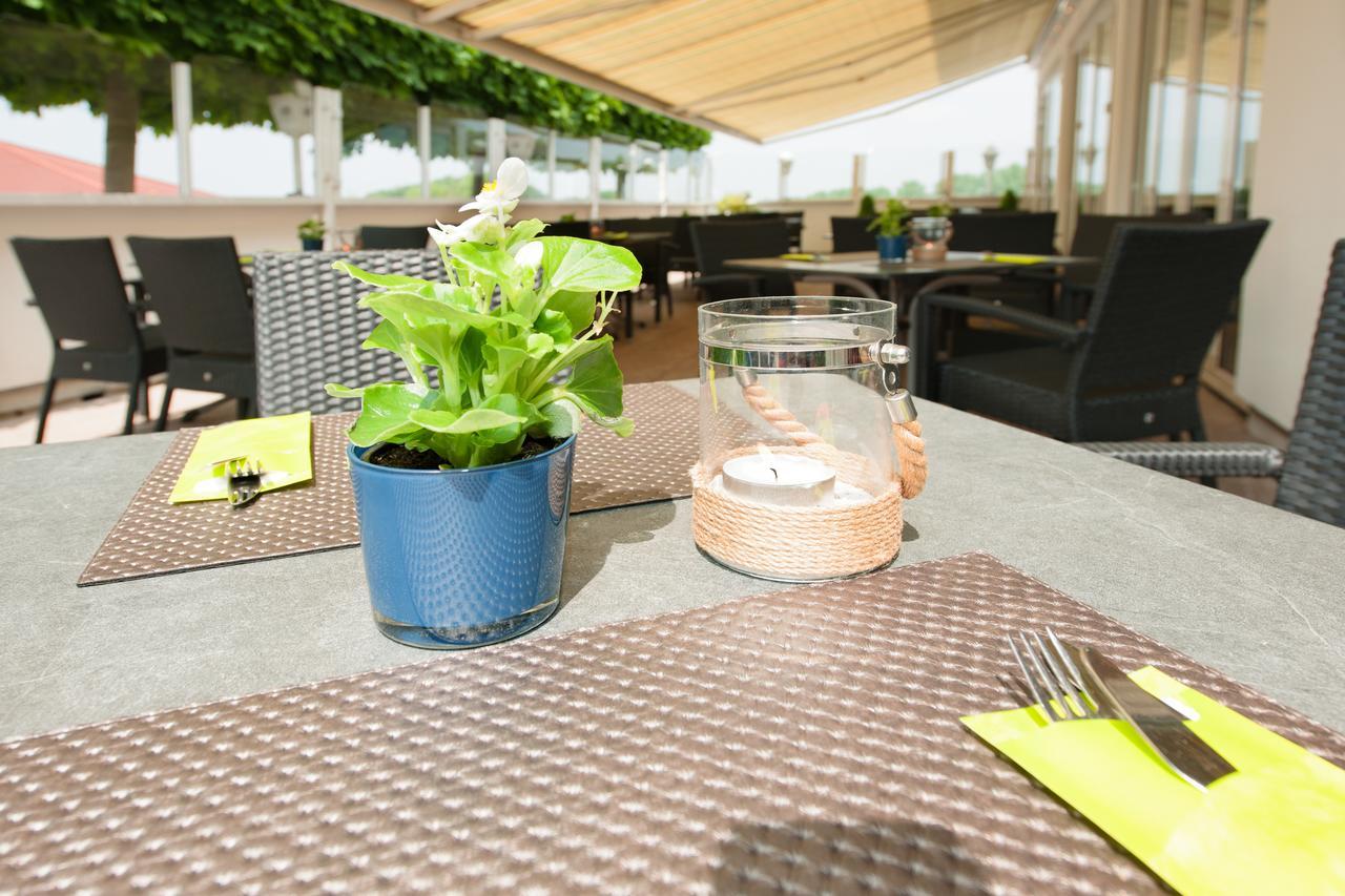 בורשהיד Hotel Schuetzenburg מראה חיצוני תמונה